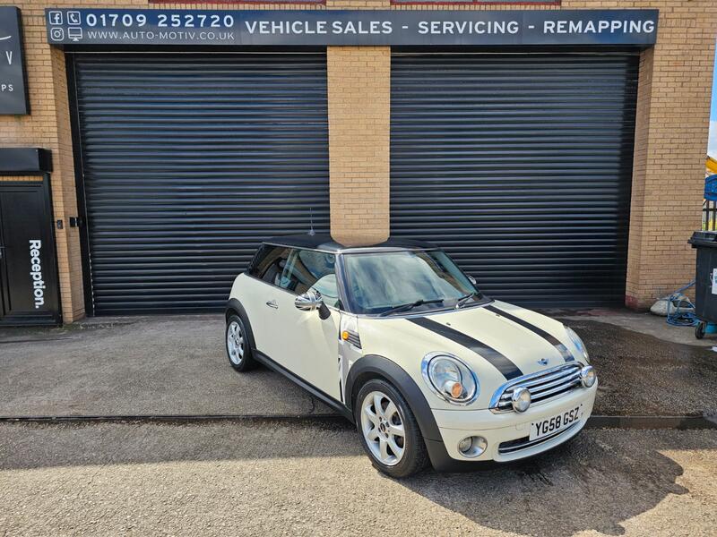 MINI HATCH