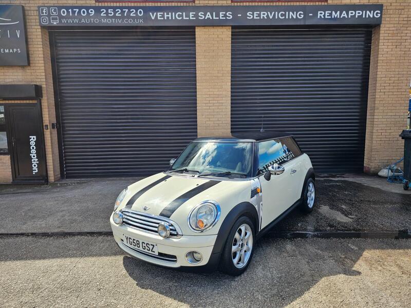 MINI HATCH