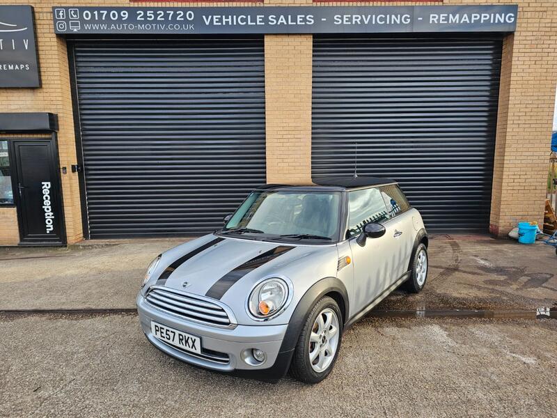 MINI HATCH