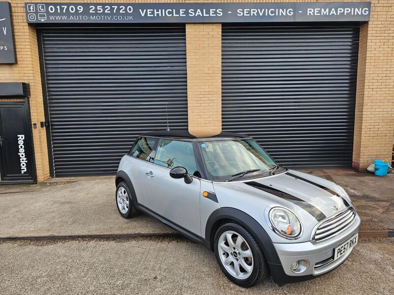 MINI HATCH