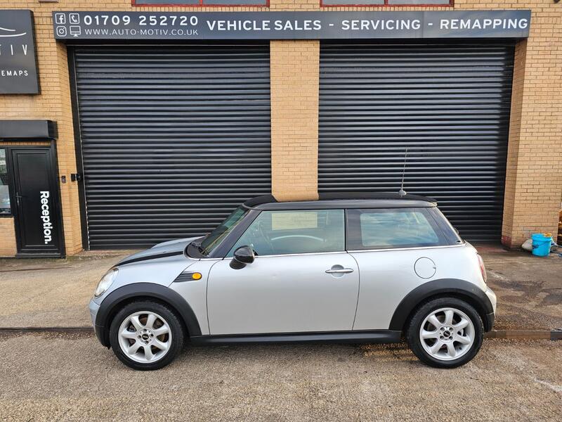 MINI HATCH