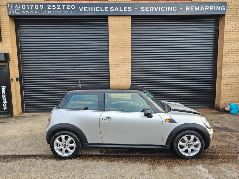 MINI HATCH