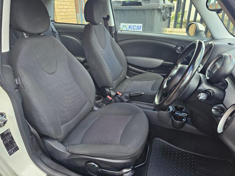 MINI HATCH