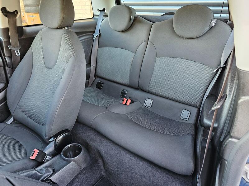 MINI HATCH