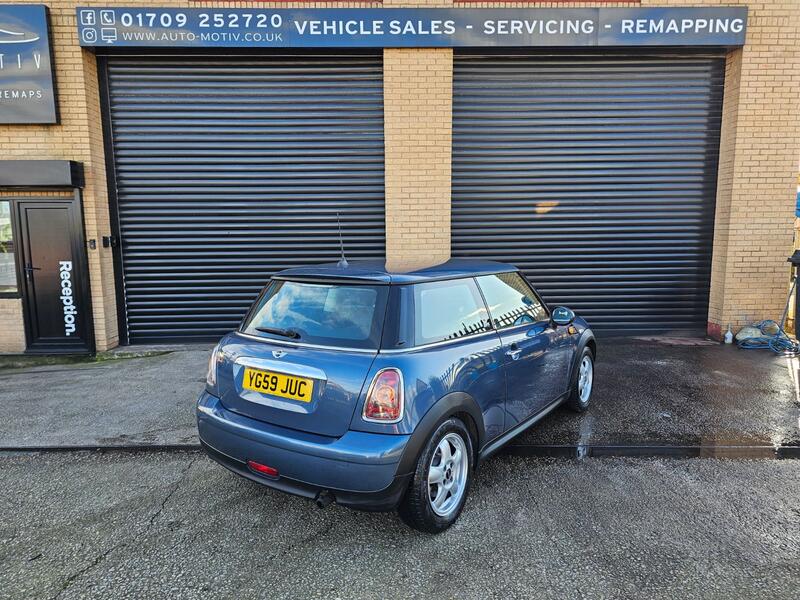 MINI HATCH