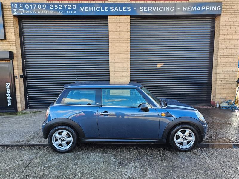 MINI HATCH
