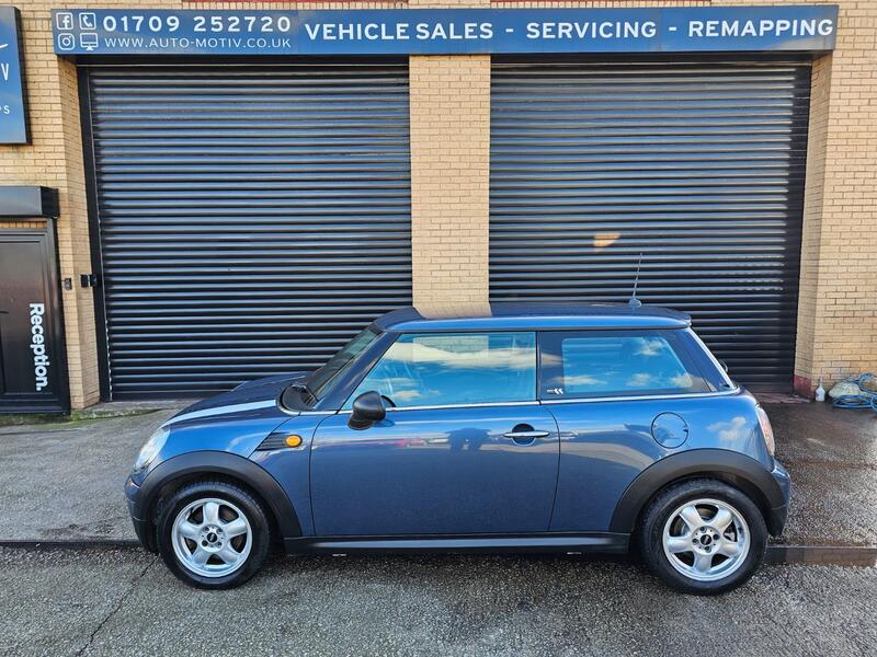 MINI HATCH