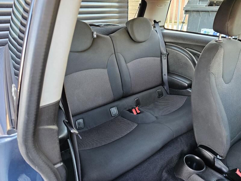 MINI HATCH