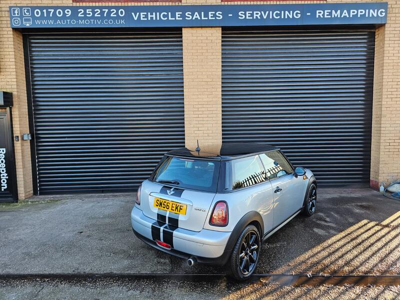 MINI HATCH