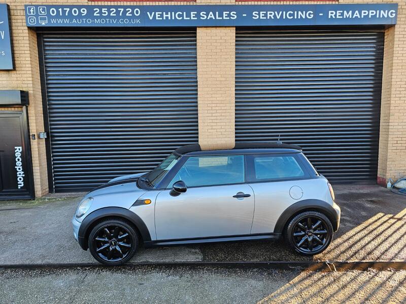 MINI HATCH