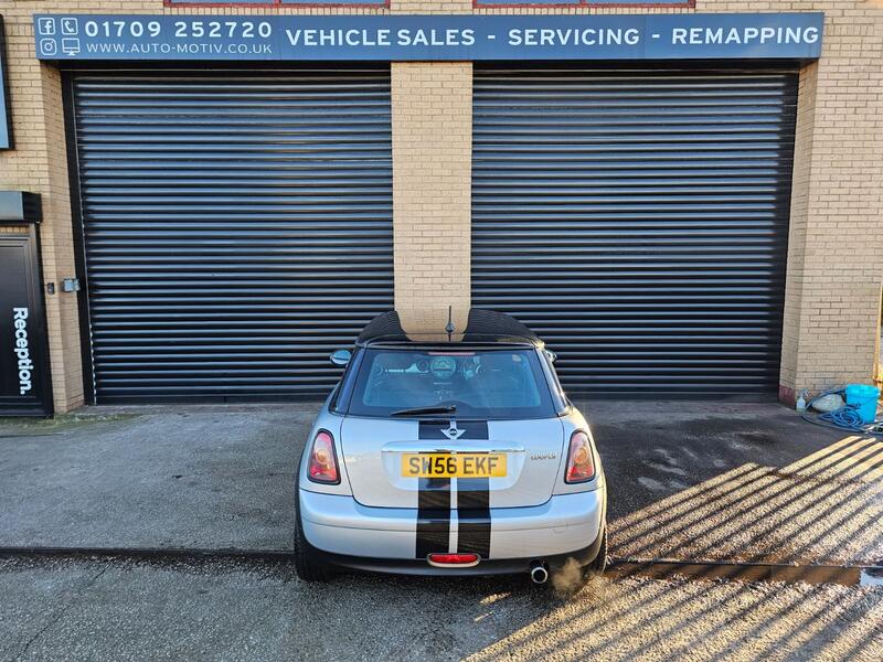 MINI HATCH