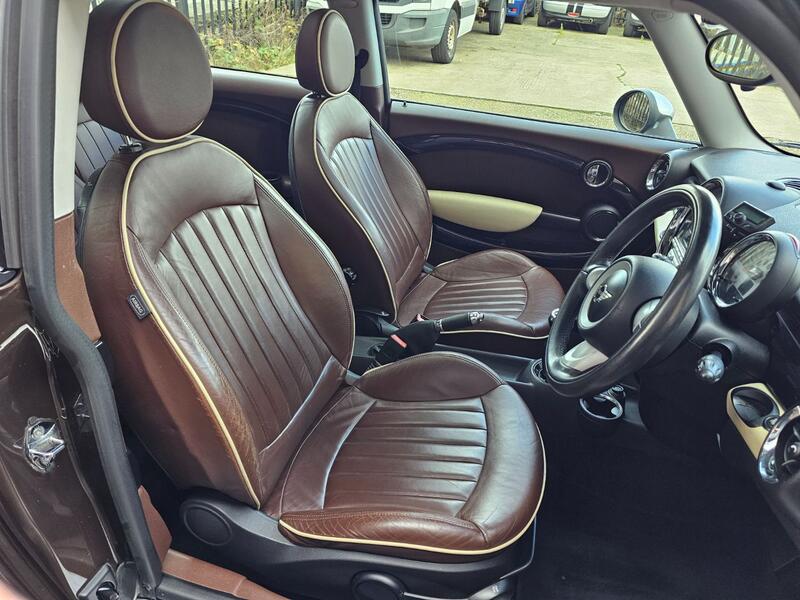 MINI CLUBMAN