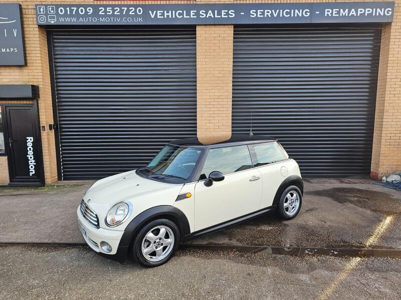 MINI HATCH