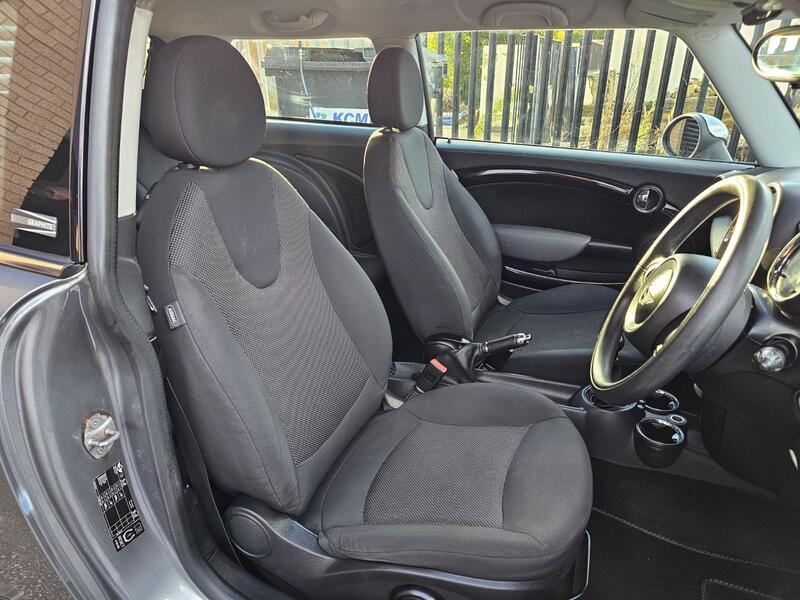 MINI HATCH