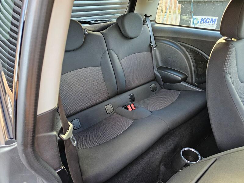 MINI HATCH