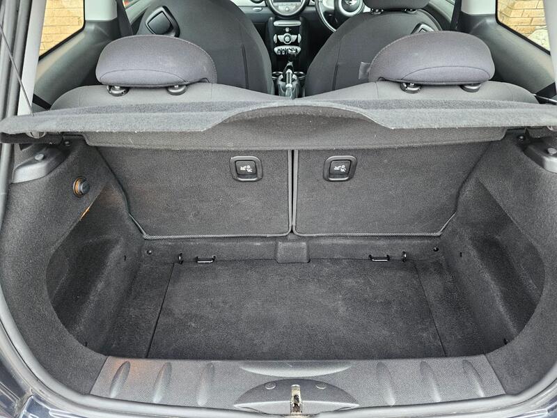 MINI HATCH
