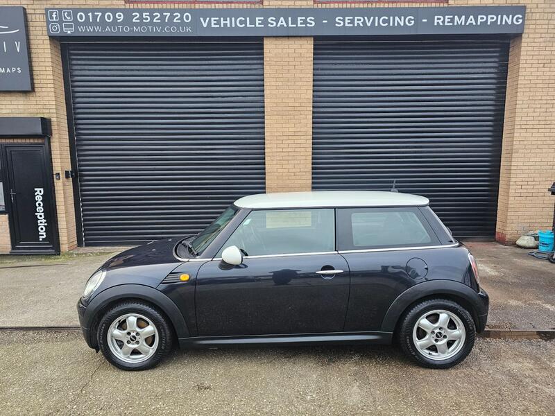 MINI HATCH