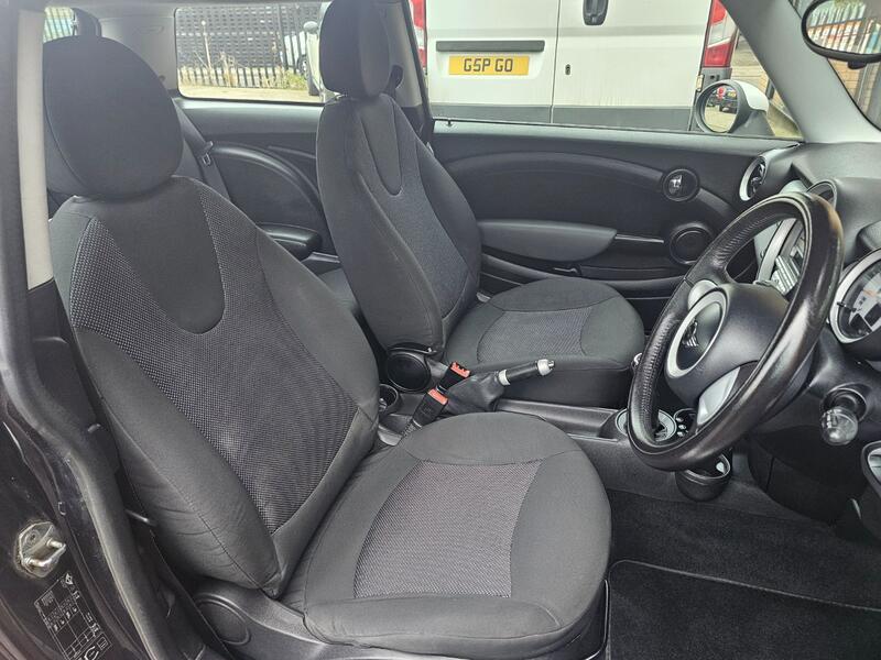 MINI HATCH