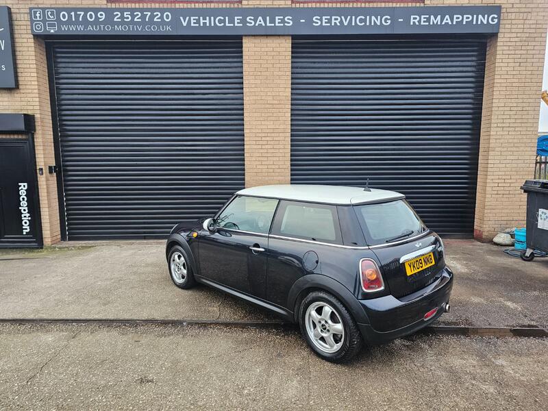 MINI HATCH