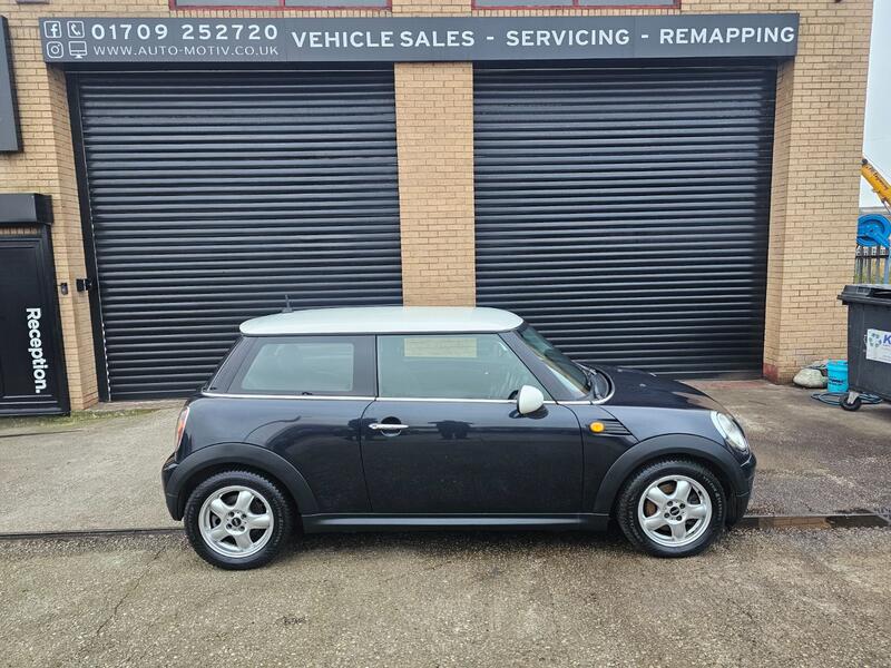 MINI HATCH
