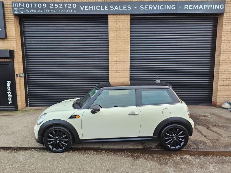 MINI HATCH