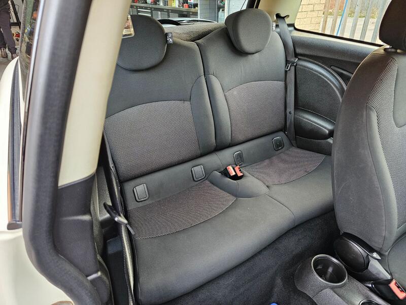MINI HATCH