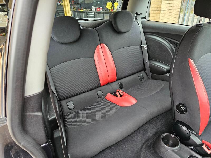 MINI HATCH