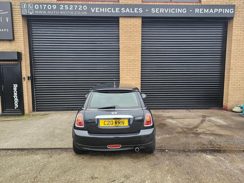 MINI HATCH