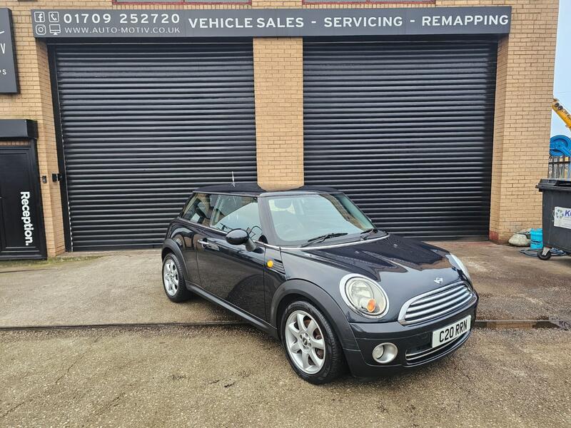 MINI HATCH